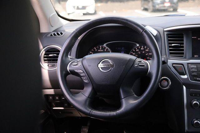 Used 2017 Nissan Pathfinder SL w/ SL Premium Package AWD/4WD image 29