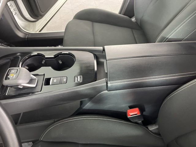 Used 2024 Nissan Rogue S image 28