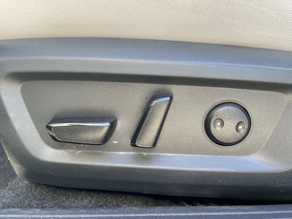 Used 2024 Nissan Rogue SV image 11