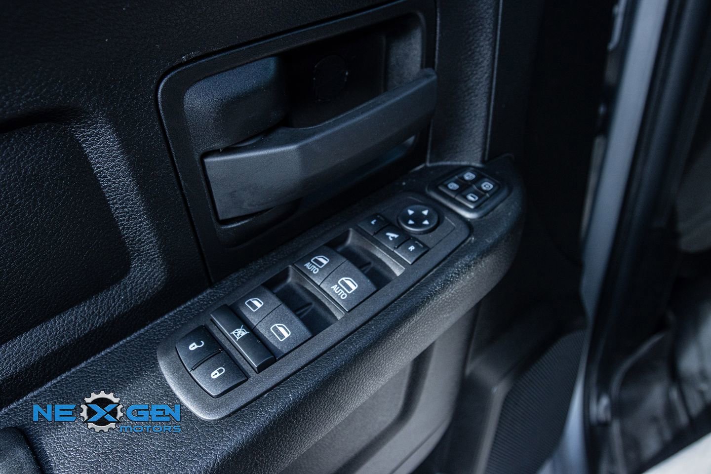 Used 2024 RAM 3500 Tradesman w/ Convenience Group image 13