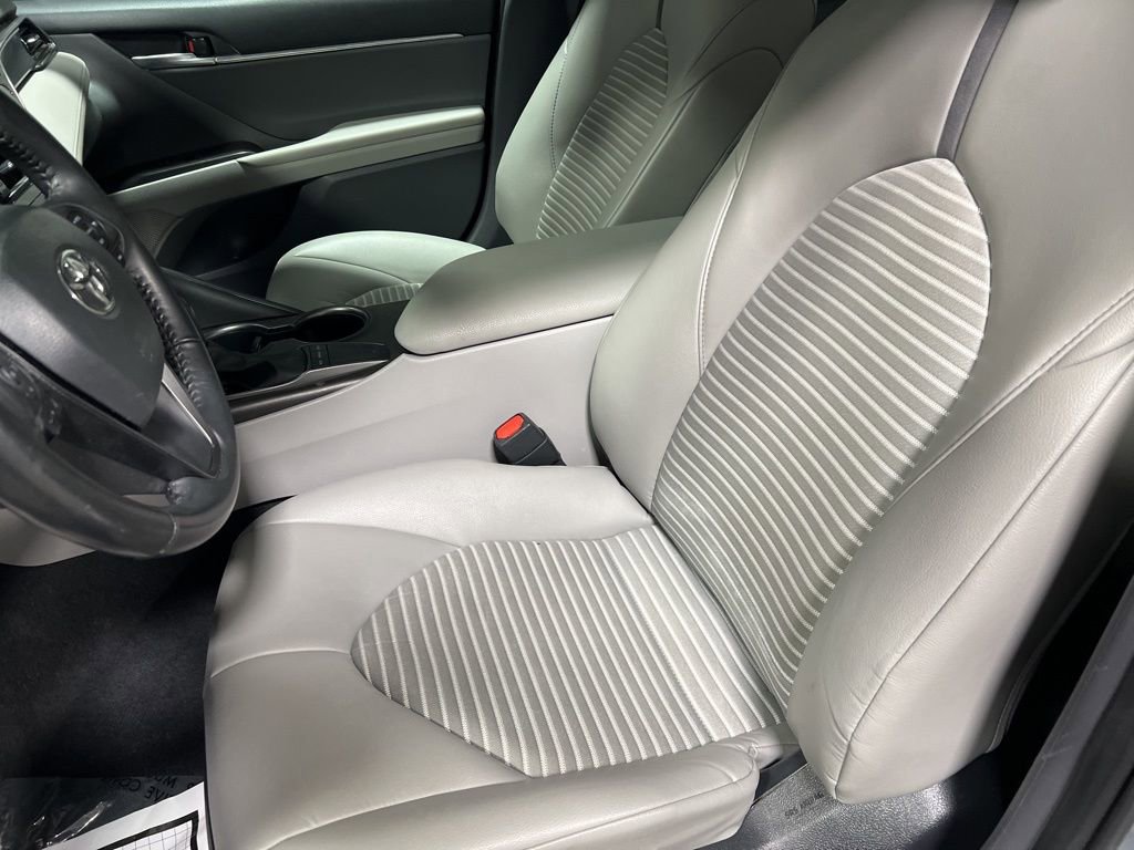 Used 2024 Toyota Camry SE image 9