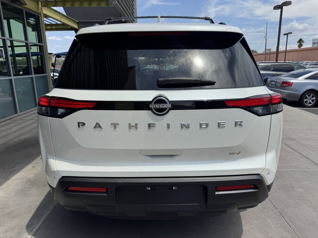 Used 2024 Nissan Pathfinder SV w/ Lighting Package (N92) FWD image 13
