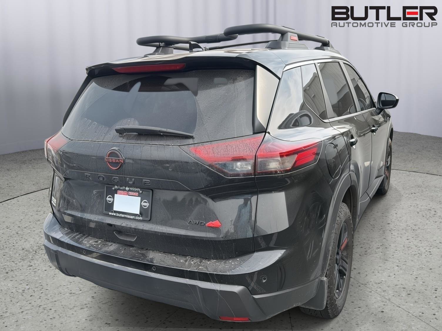 Used 2025 Nissan Rogue SV AWD/4WD image 10