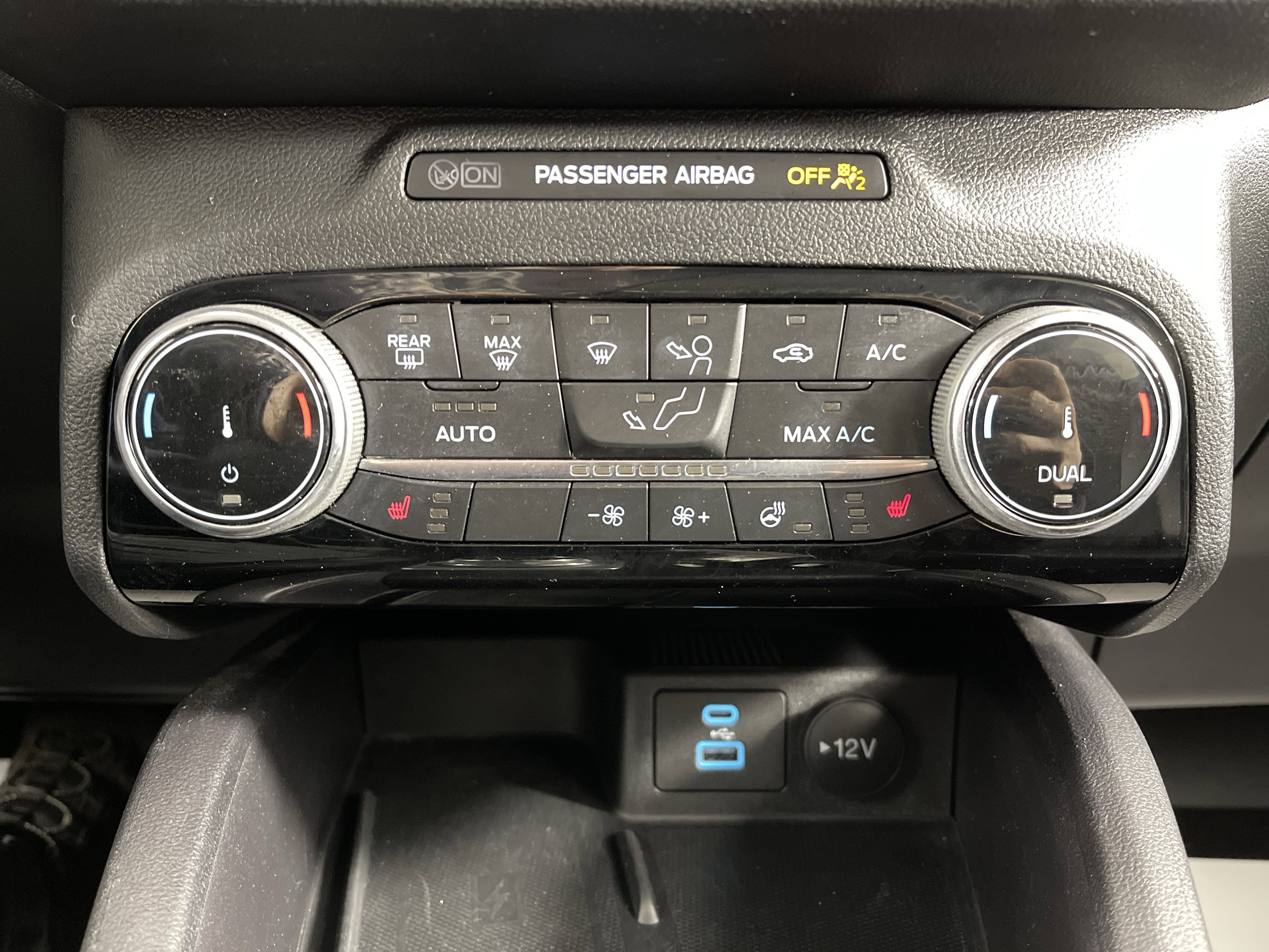 Used 2022 Ford Escape SEL w/ Technology Package image 24