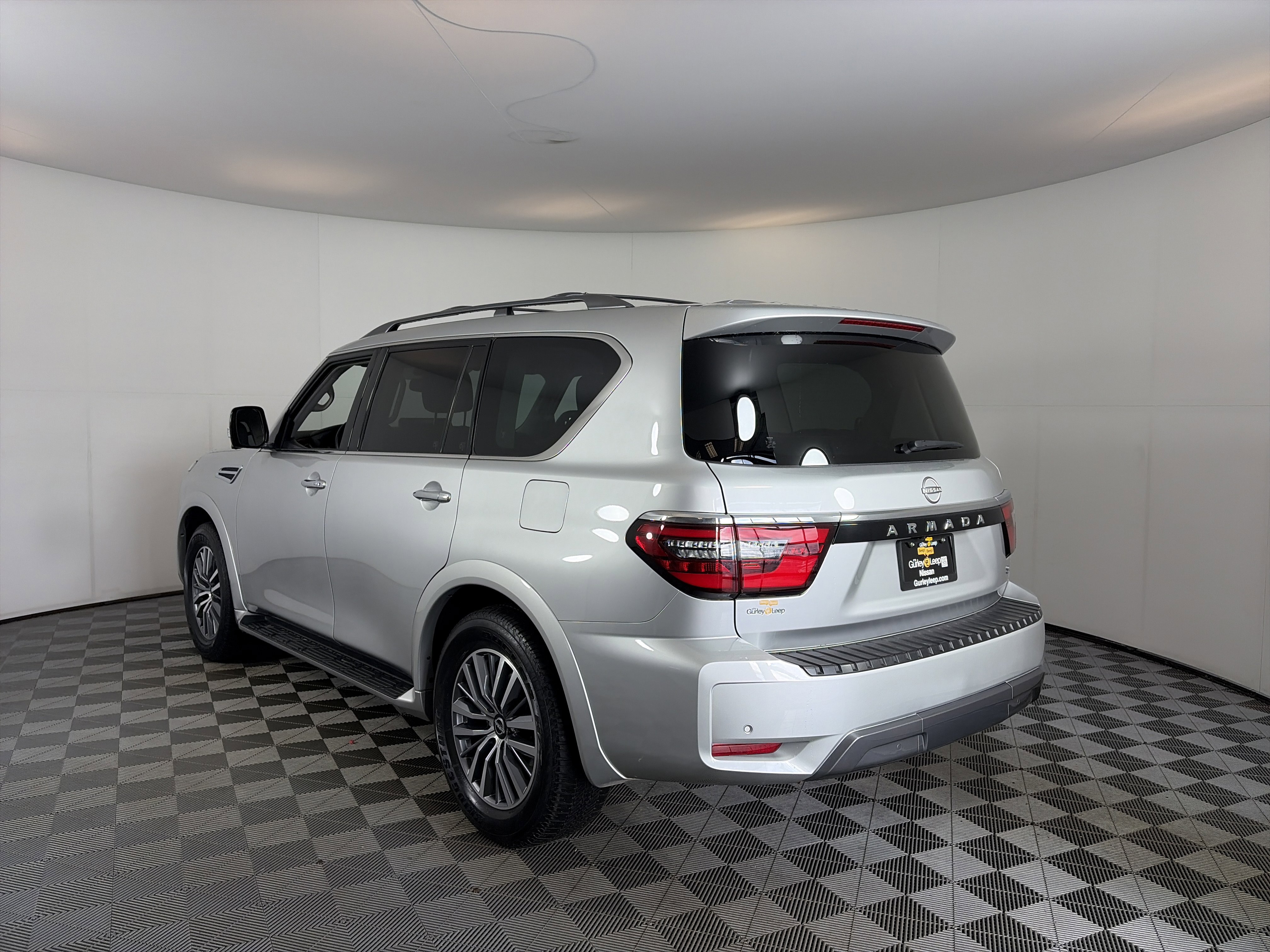 Certified 2023 Nissan Armada SL w/ Captain's Chairs Package image 8