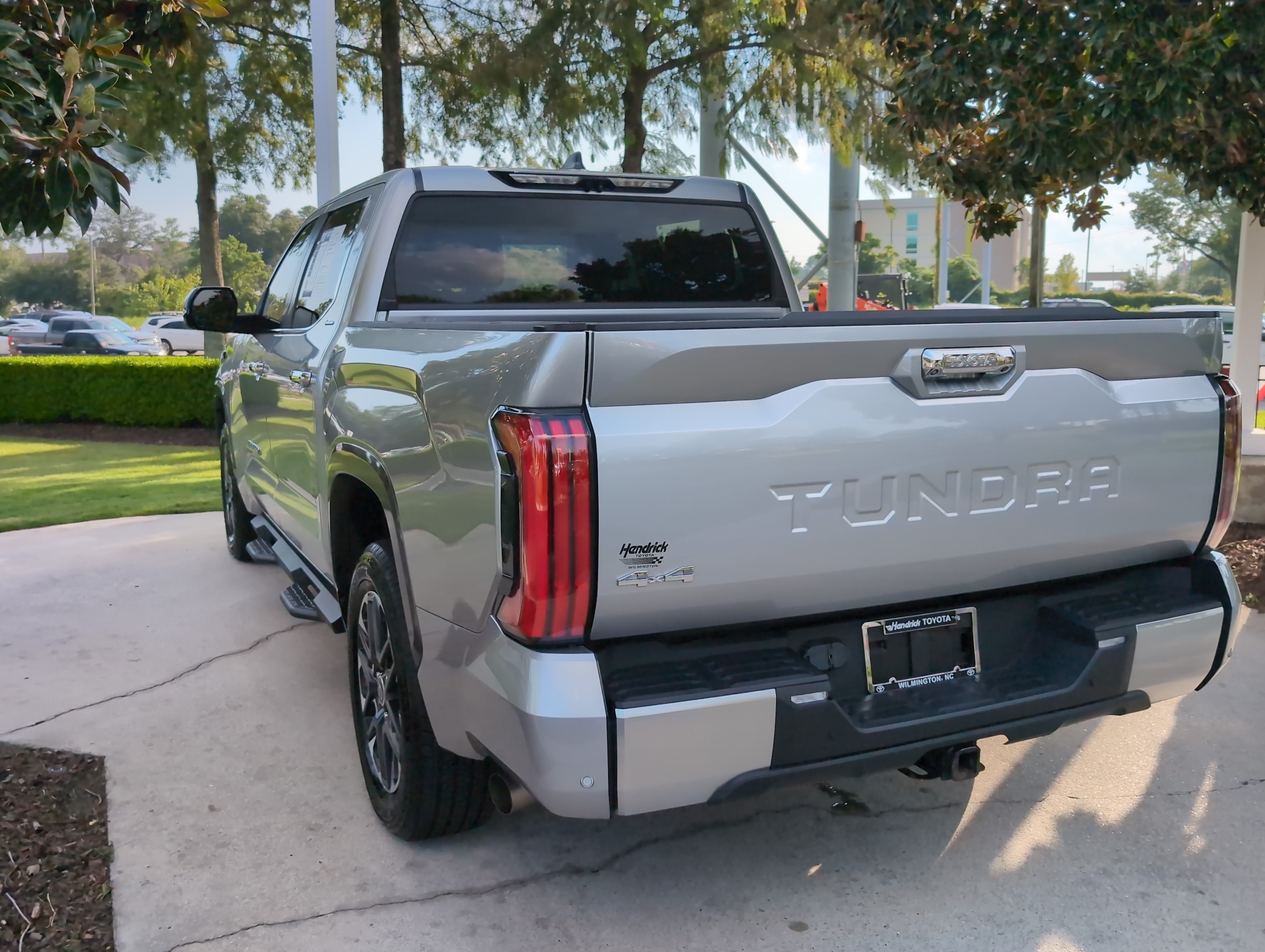 Used 2024 Toyota Tundra Limited AWD/4WD image 8