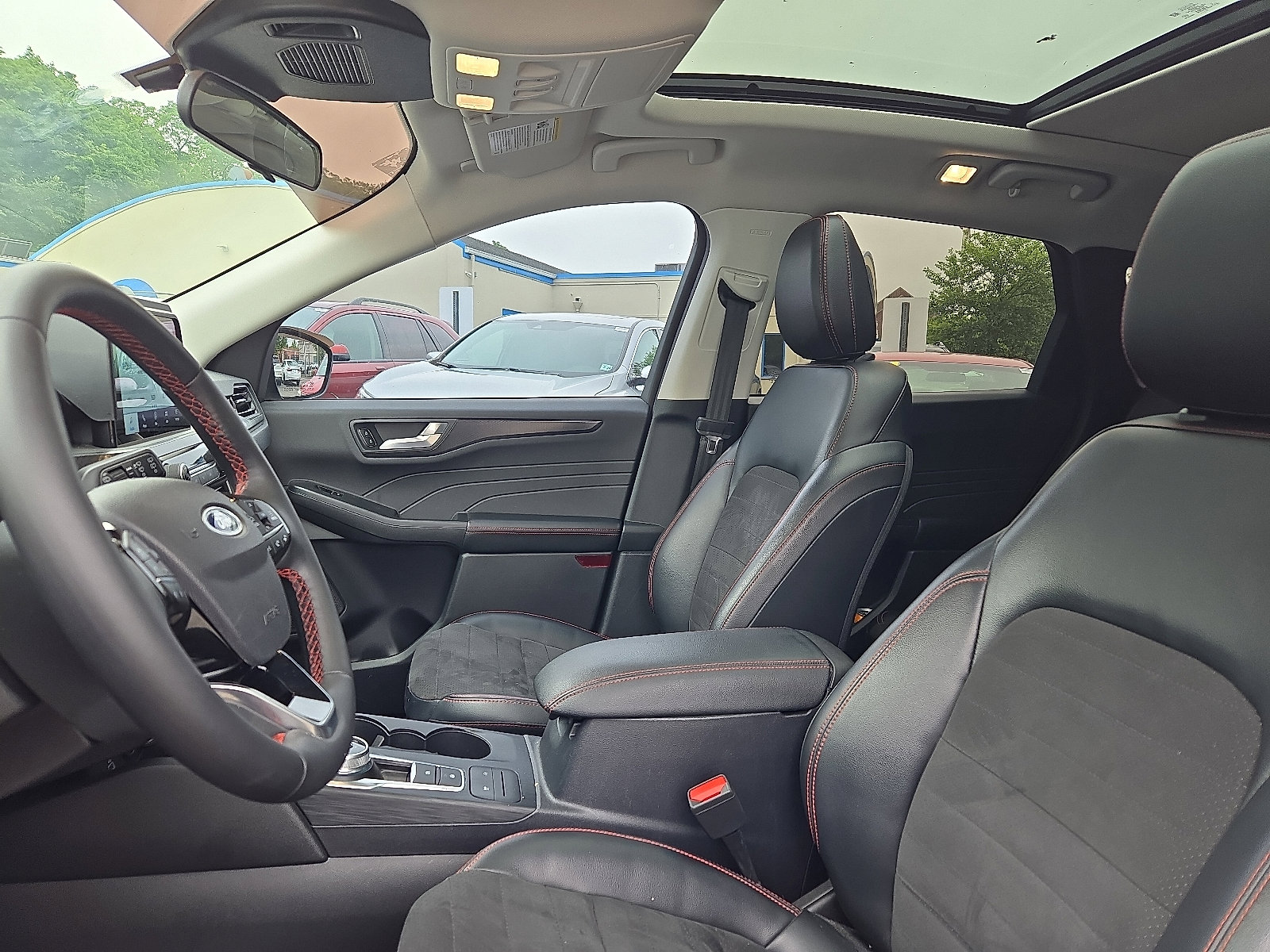 Used 2022 Ford Escape SEL w/ SEL Stealth AWD Package image 13