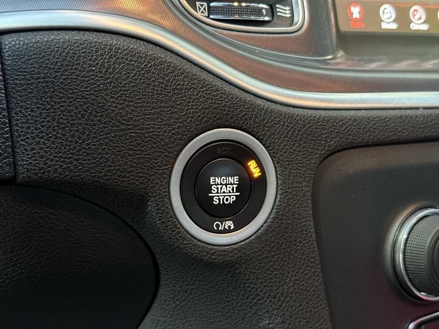 Used 2020 Dodge Charger SXT RWD image 27