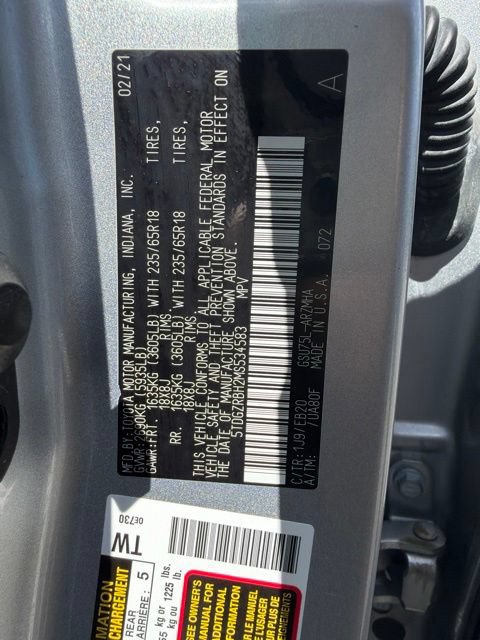 Used 2021 Toyota Highlander XLE AWD/4WD image 19