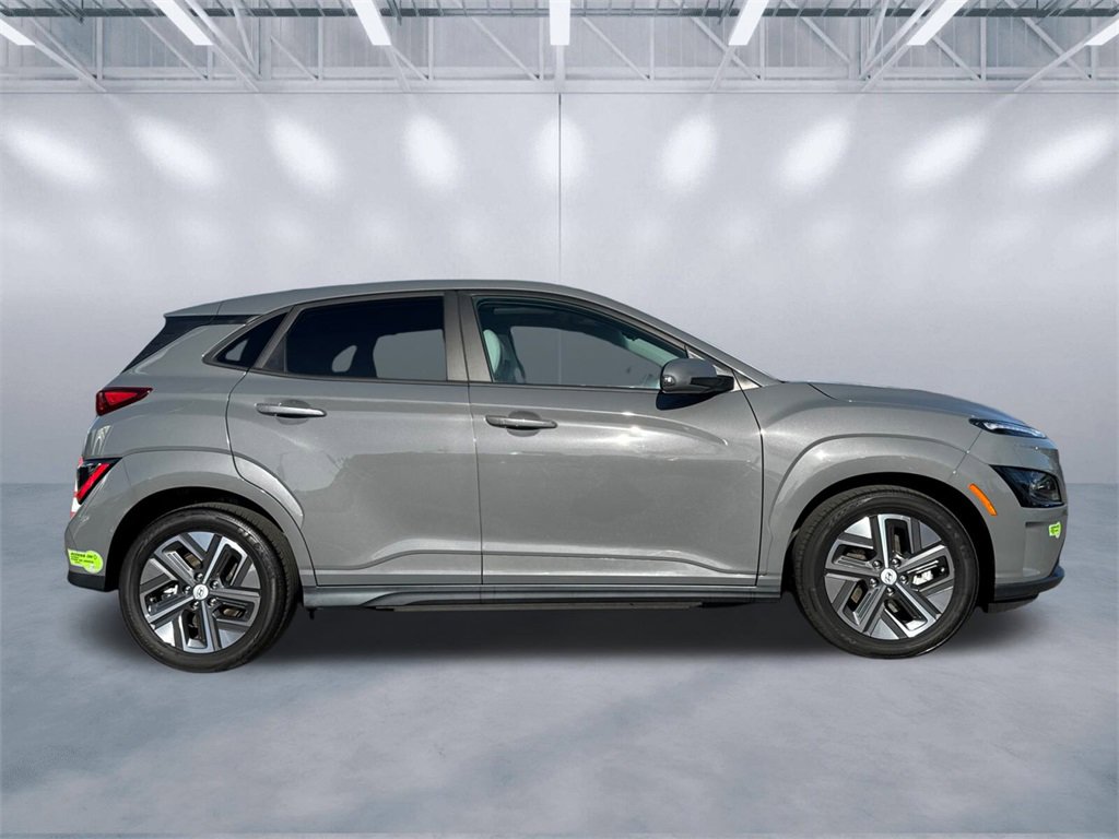 Used 2023 Hyundai Kona SEL image 3