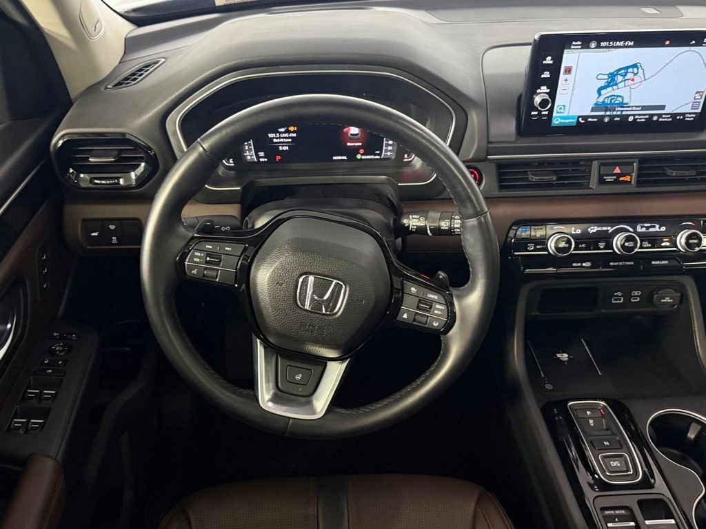 Used 2023 Honda Pilot Elite image 12