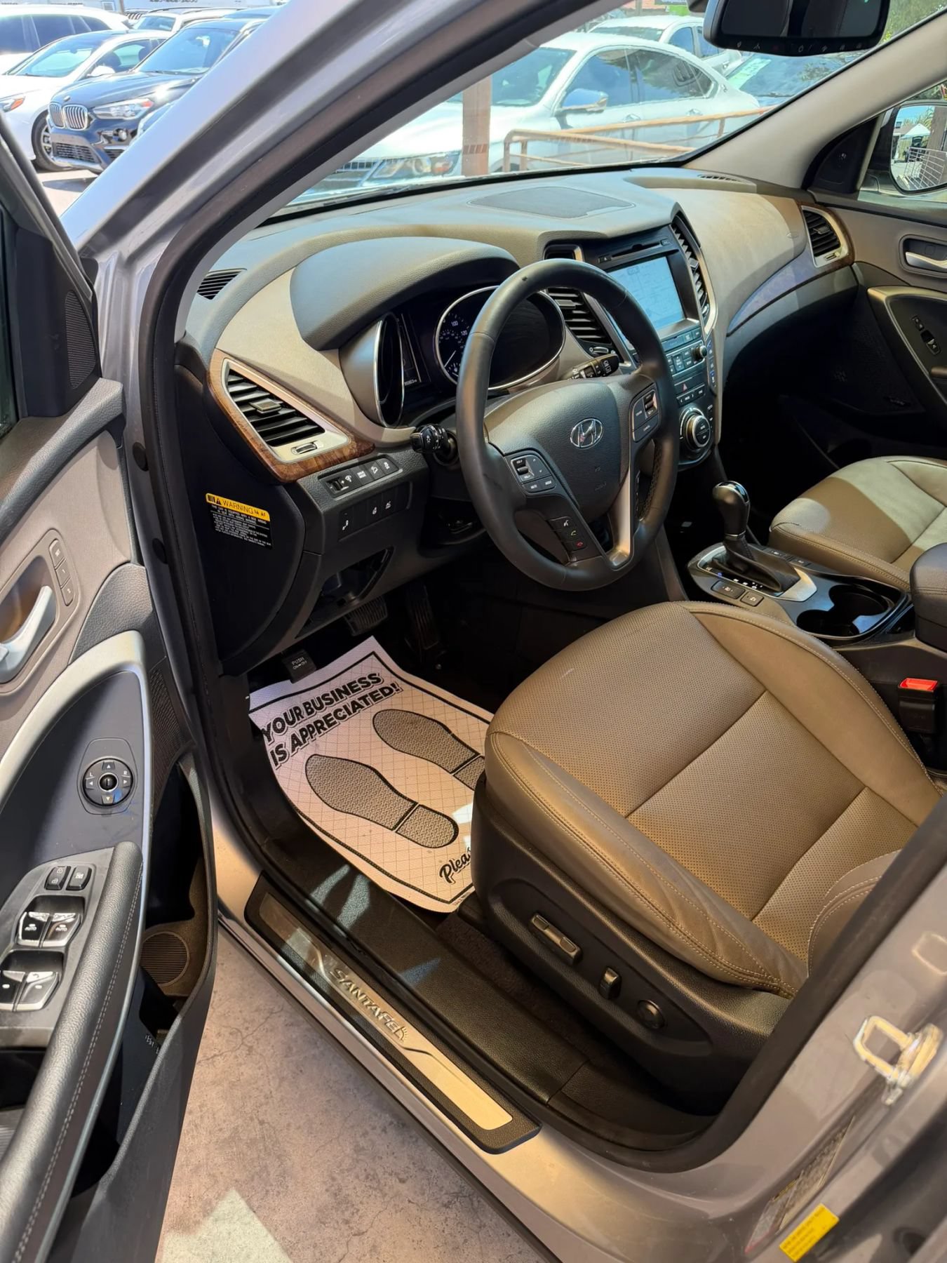 Used 2017 Hyundai Santa Fe FWD w/ Cargo Package image 9