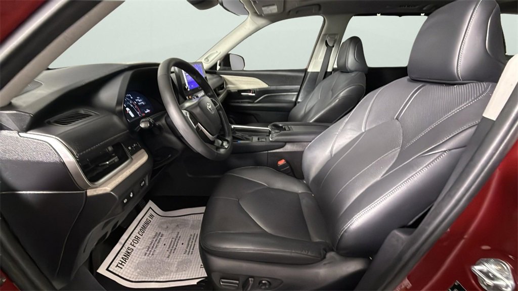 Used 2024 Toyota Grand Highlander XLE image 33