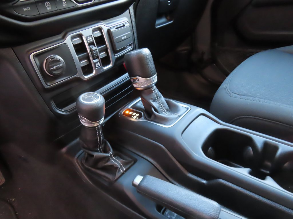 Used 2021 Jeep Wrangler Unlimited Sahara image 14