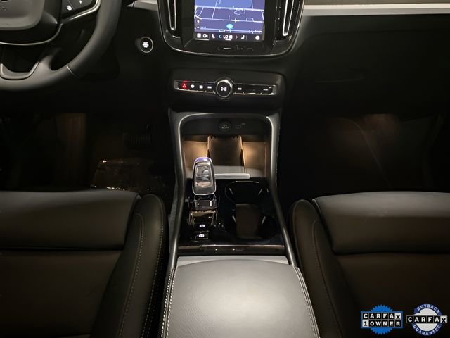Used 2025 Volvo XC40 B5 Plus image 13