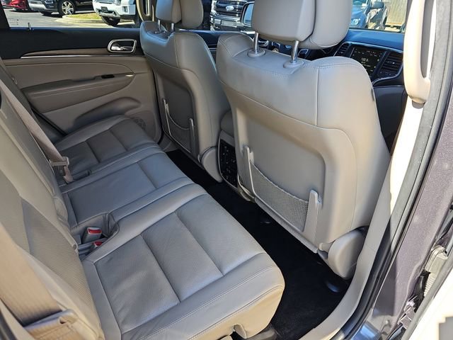 Used 2017 Jeep Grand Cherokee Limited w/ Luxury Group II image 11