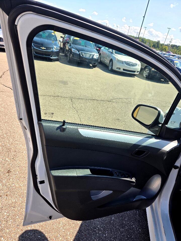 Used 2015 Chevrolet Spark LT image 10