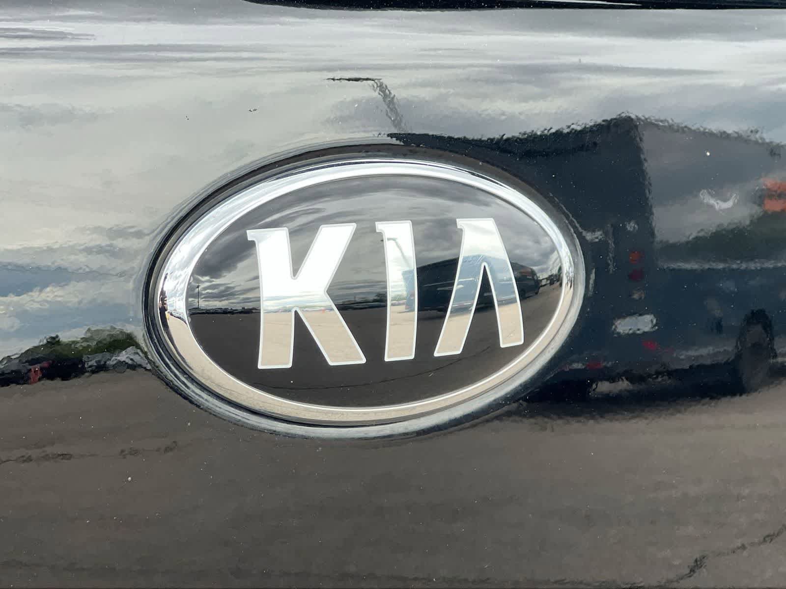 Used 2019 Kia Soul + FWD image 12