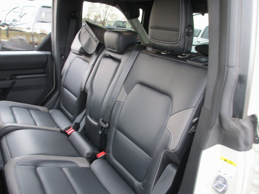 Used 2025 Ford Bronco Outer Banks image 17