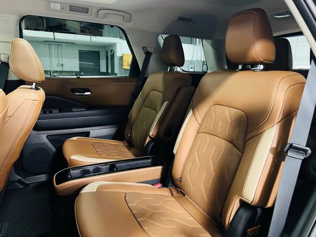 New 2026 Nissan Pathfinder Platinum image 28