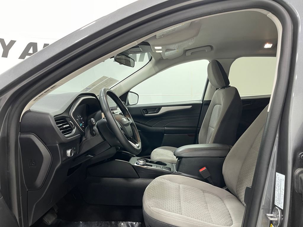 Used 2022 Ford Escape SE w/ Cold Weather Package image 11