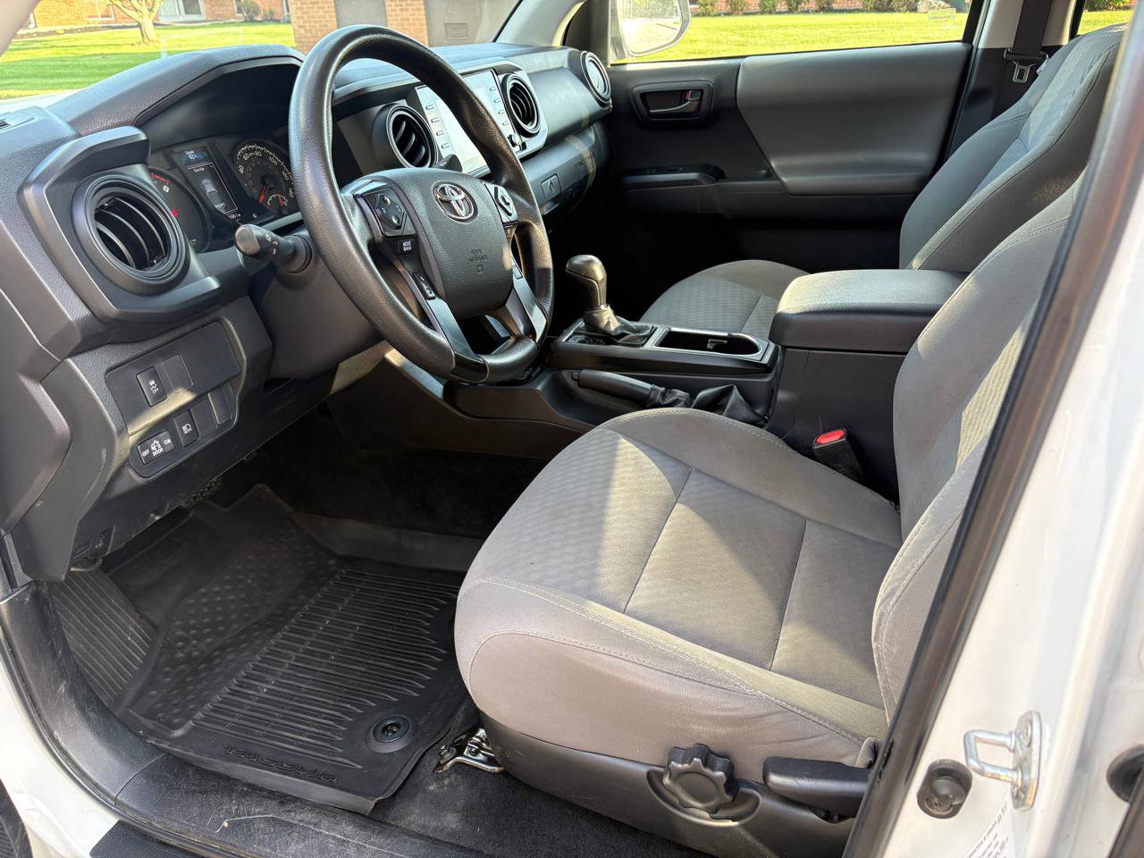 Used 2023 Toyota Tacoma SR image 9