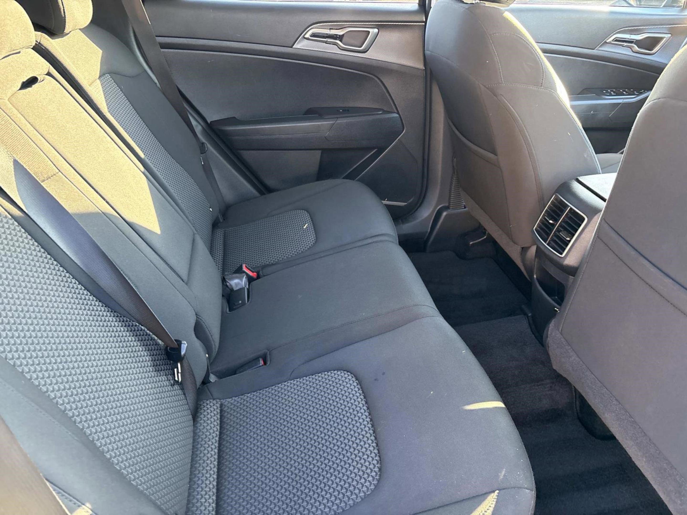 Used 2024 Kia Sportage LX image 20