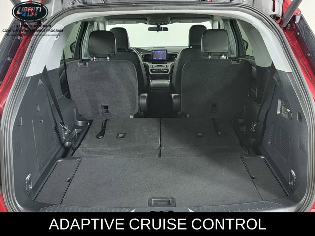 Used 2024 Ford Explorer XLT w/ Equipment Group 202A AWD/4WD image 16