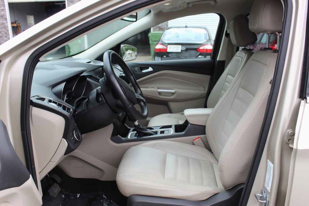 Used 2017 Ford Escape Titanium FWD image 25
