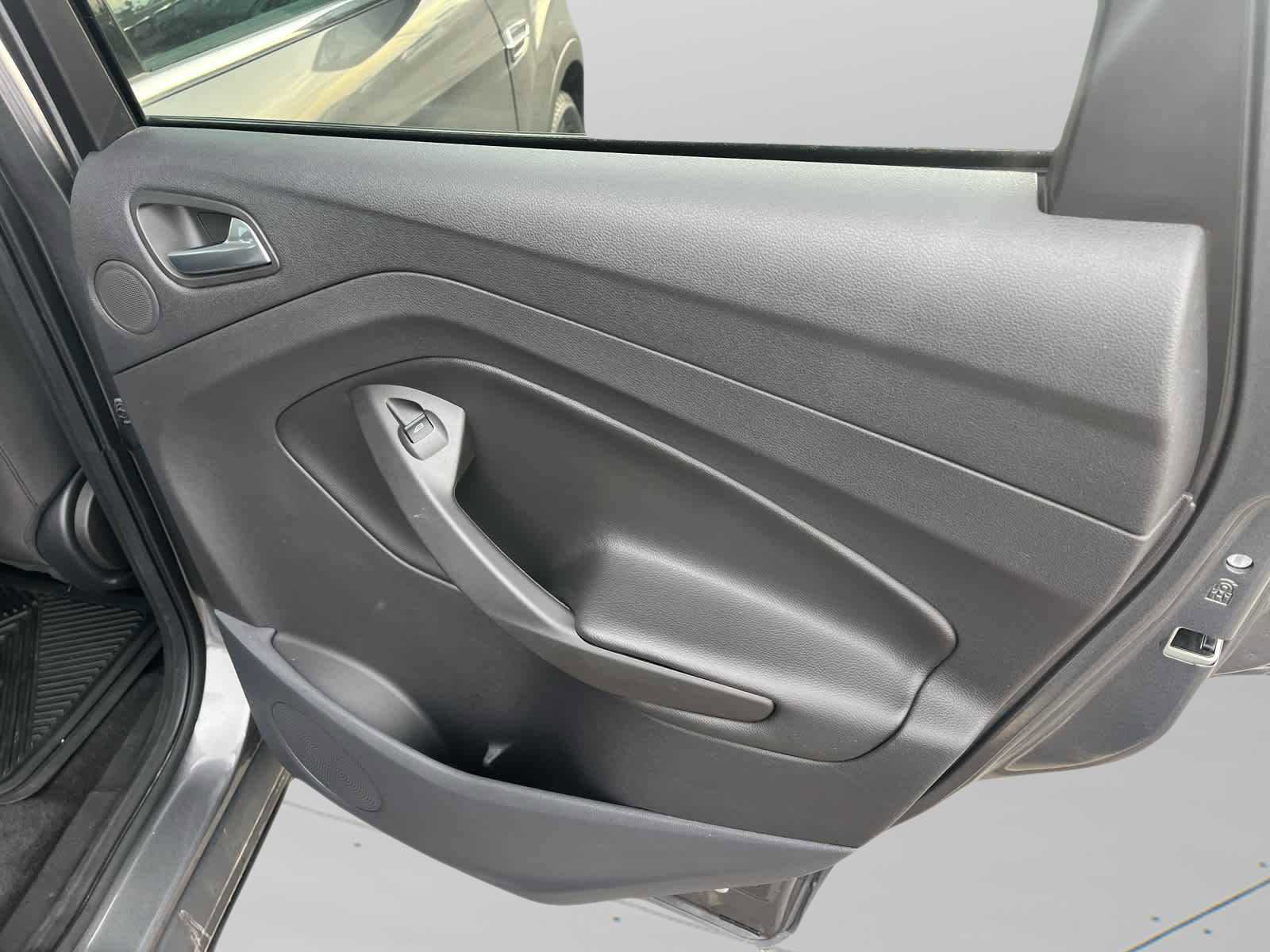 Used 2014 Ford Escape SE w/ Equipment Group 201A image 19