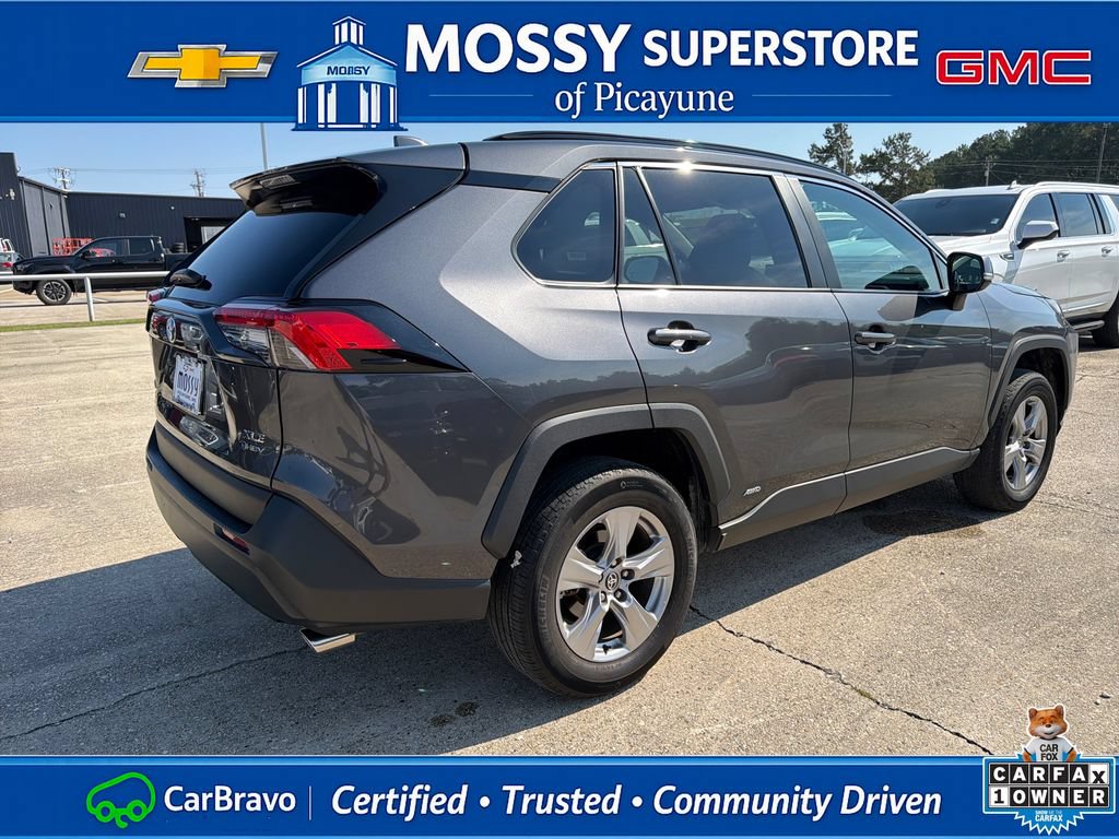 Used 2025 Toyota RAV4 XLE AWD/4WD image 6