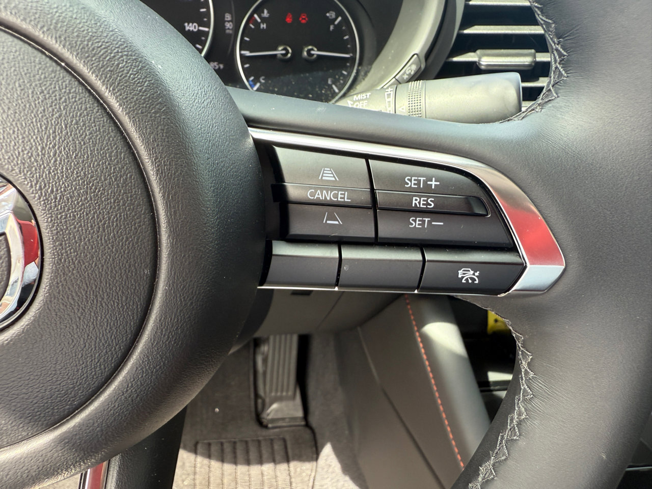 Used 2024 MAZDA MAZDA3 s image 29