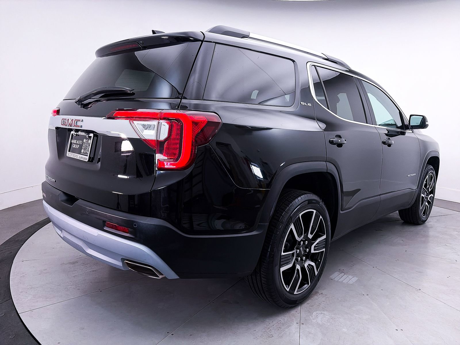 Used 2022 GMC Acadia SLE w/ Driver Convenience Package FWD image 17