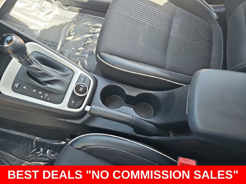 Used 2022 Hyundai Venue Limited FWD image 23