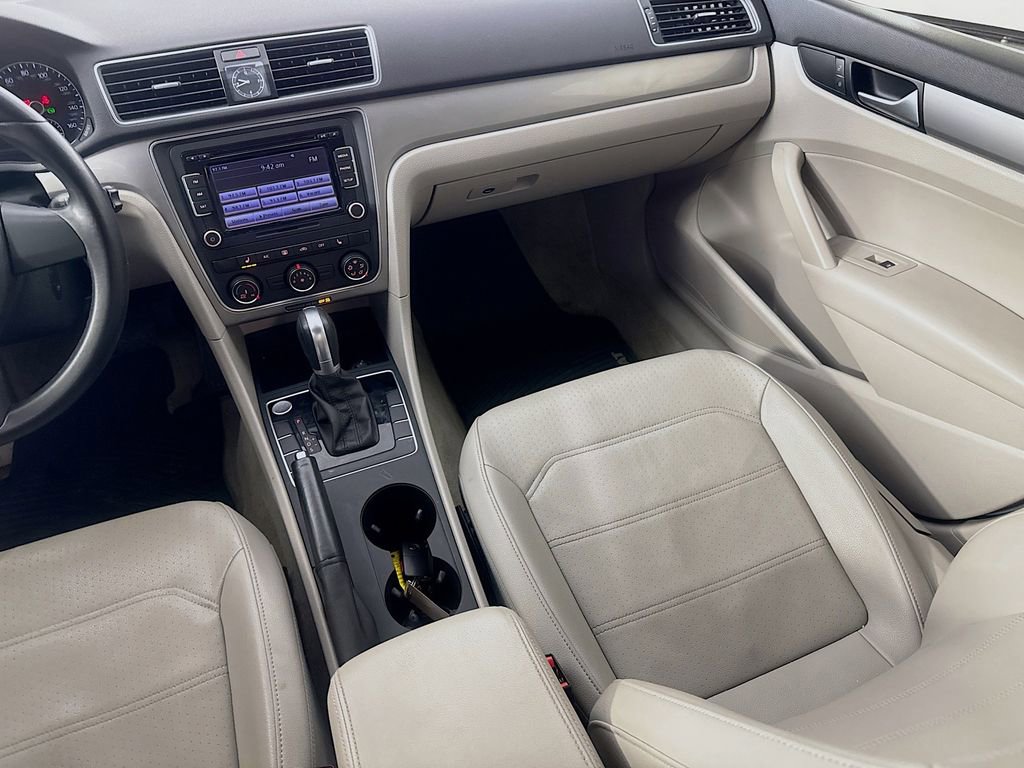 Used 2015 Volkswagen Passat 1.8T Limited Edition image 29