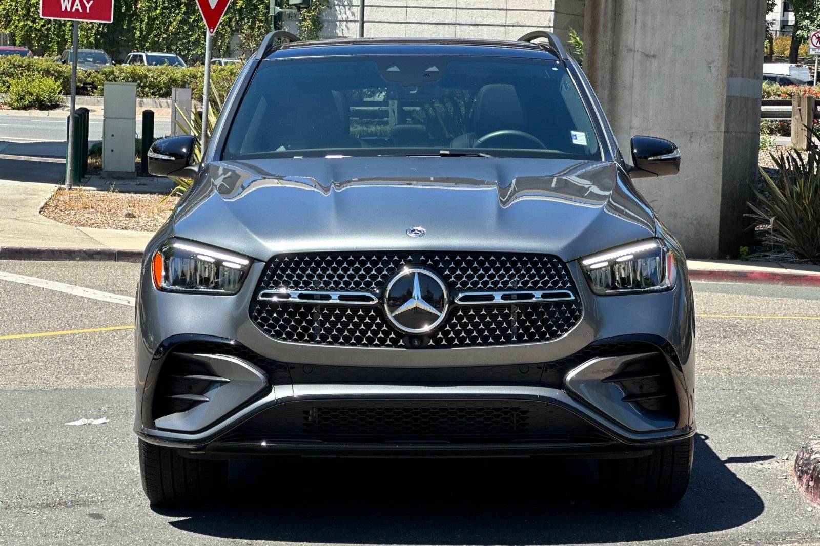 Used 2025 Mercedes-Benz GLE 450e 4MATIC image 6