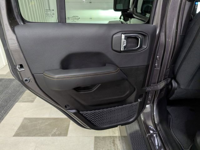 Used 2025 Jeep Wrangler Unlimited Sahara AWD/4WD image 8