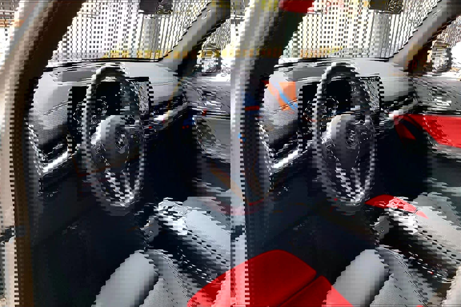 Certified 2025 BMW X2 xDrive28i image 18