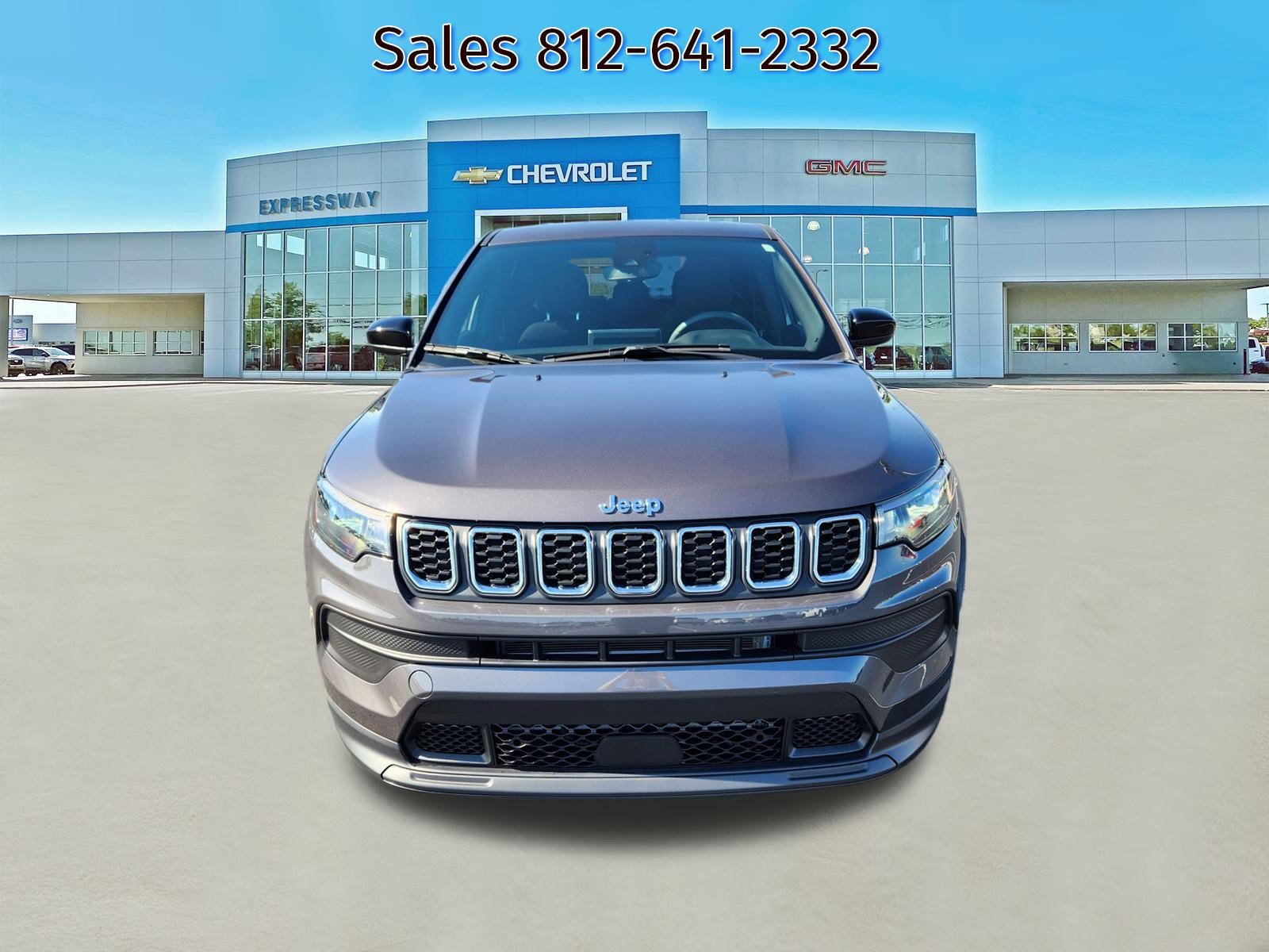 Used 2024 Jeep Compass Sport AWD/4WD image 2