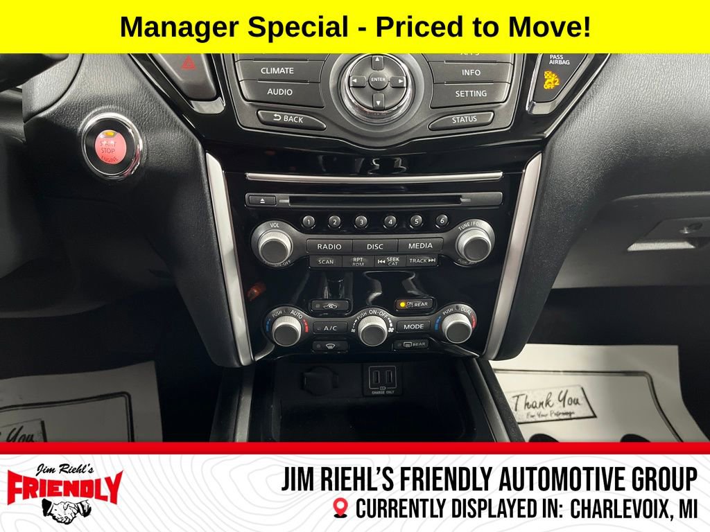 Used 2018 Nissan Pathfinder SV image 18