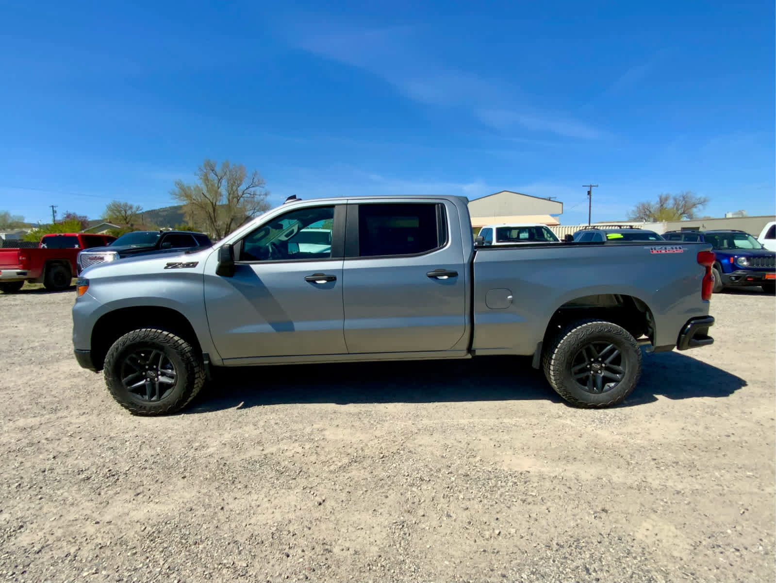 New 2026 Chevrolet Silverado 1500 Custom Trail Boss w/ LPO, Dark Essentials Package AWD/4WD image 2