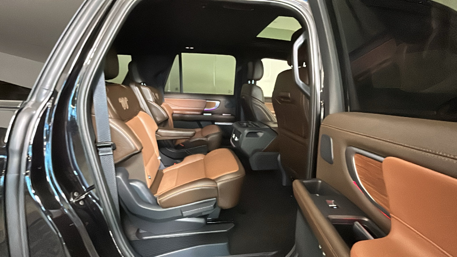 Used 2025 Ford Expedition Max King Ranch AWD/4WD image 35