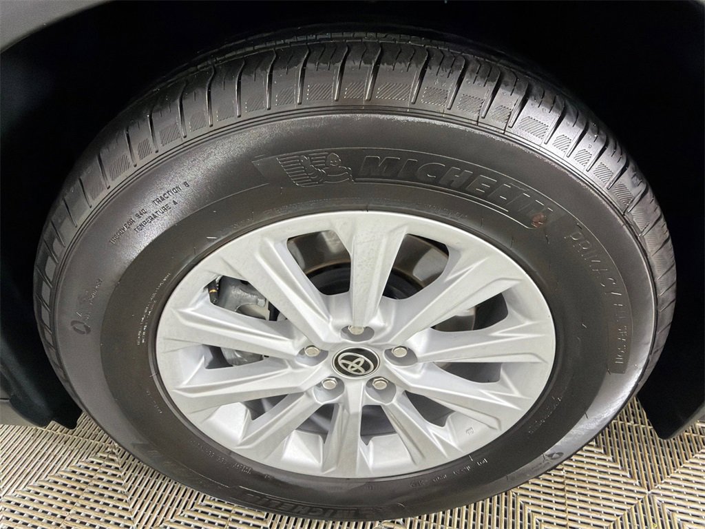 Used 2026 Toyota Grand Highlander XLE image 11