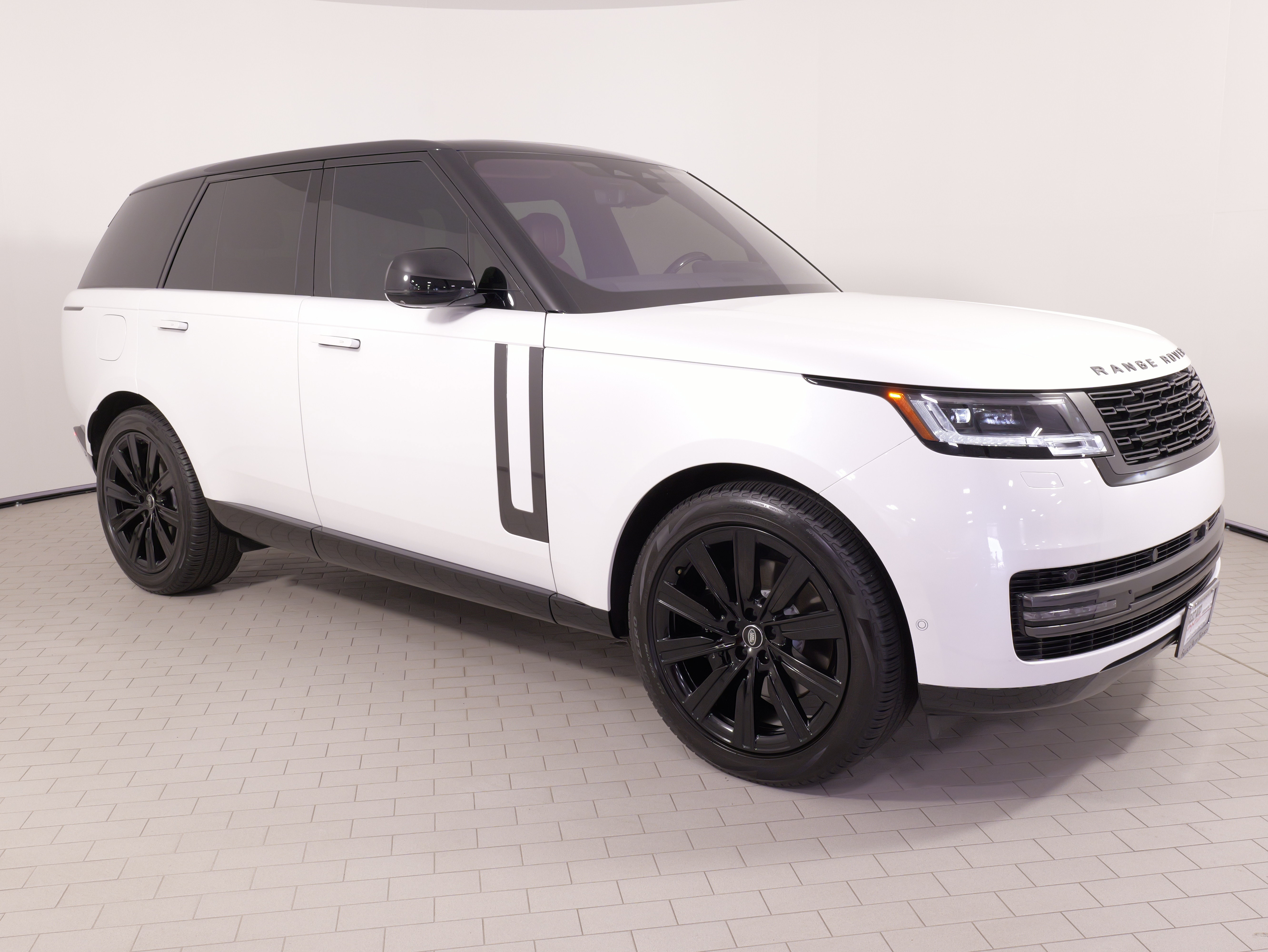 Used 2023 Land Rover Range Rover SE AWD/4WD image 9