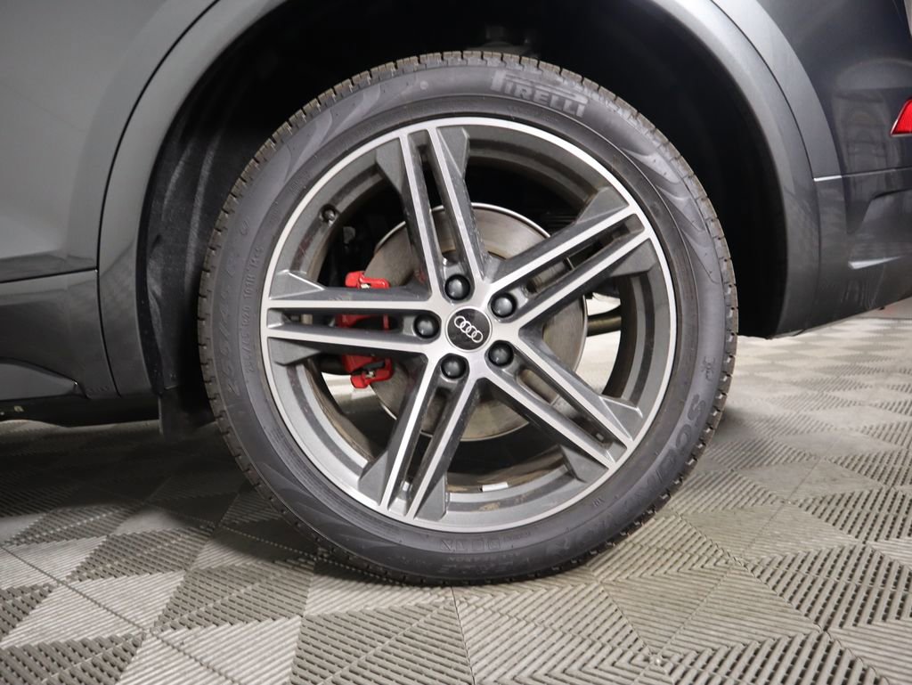 Used 2025 Audi Q5 e Premium Plus w/ Premium Plus Package image 32