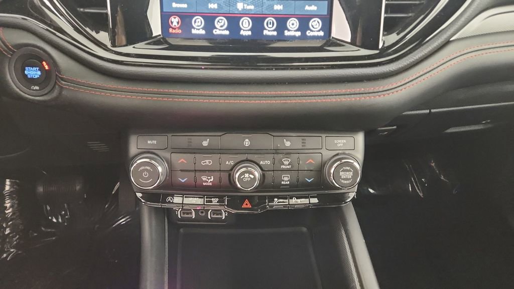 Used 2023 Dodge Durango GT image 7