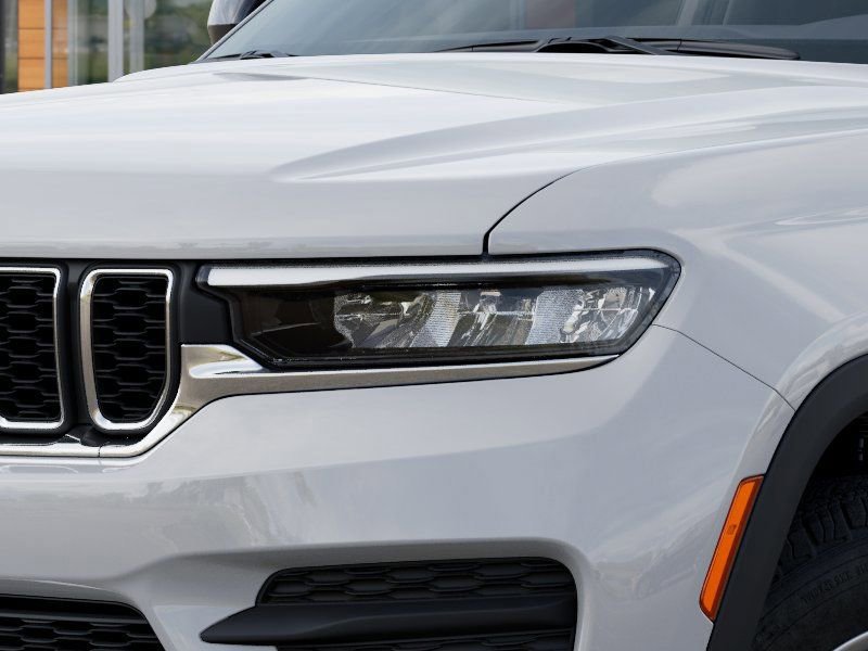 New 2026 Jeep Grand Cherokee Laredo image 10