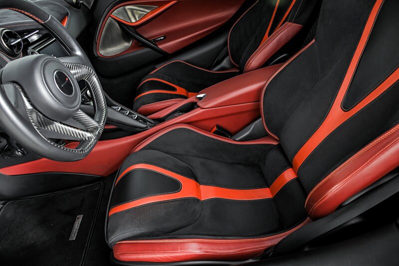Used 2018 McLaren 720S RWD image 17