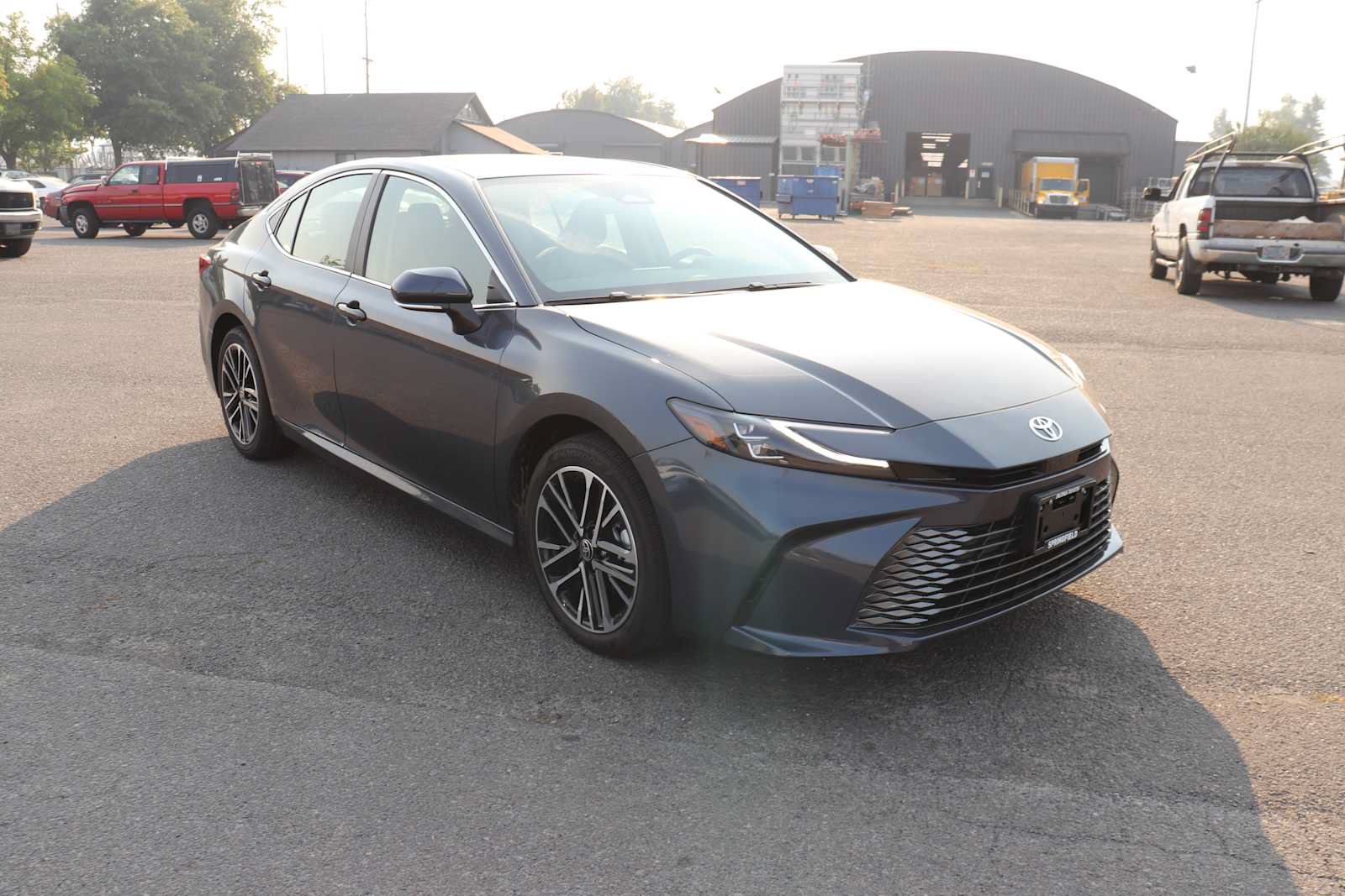 Used 2026 Toyota Camry XLE AWD/4WD image 3