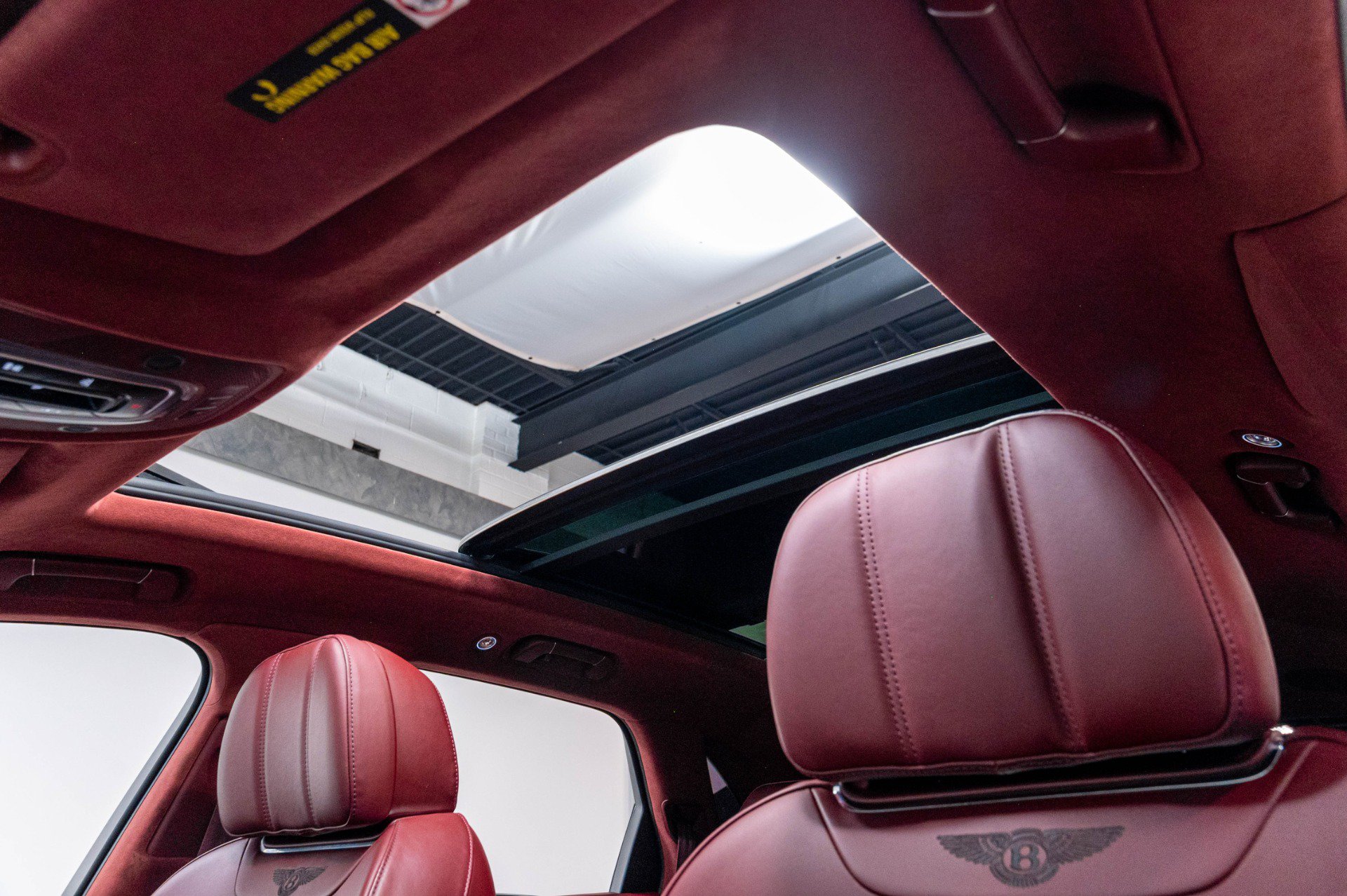 Used 2020 Bentley Bentayga AWD/4WD image 44